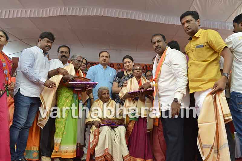 ಬೆಂಗಳೂರಿನಲ್ಲಿ ಗಾರ್ಮೆಂಟ್ಸ್ ವಿ.ವಿ.ಆರಂಭ: ಕೇಂದ್ರ ಸಚಿವ ಅನಂತಕುಮಾರ್